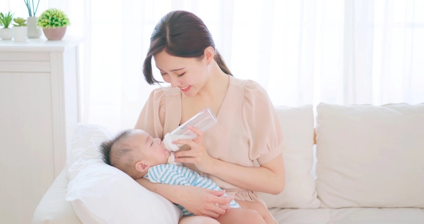 Nước pha sữa cho trẻ cần sạch và an toàn để đảm bảo sự phát triển của trẻ